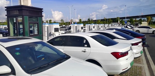 Нашият нов бизнес за износ на енергийни превозни средства в момента стабилно напредва