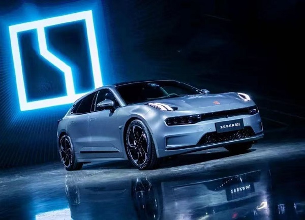 От дебюта на CES до победата в пустинята: Zeekr превзема Близкия изток с буря